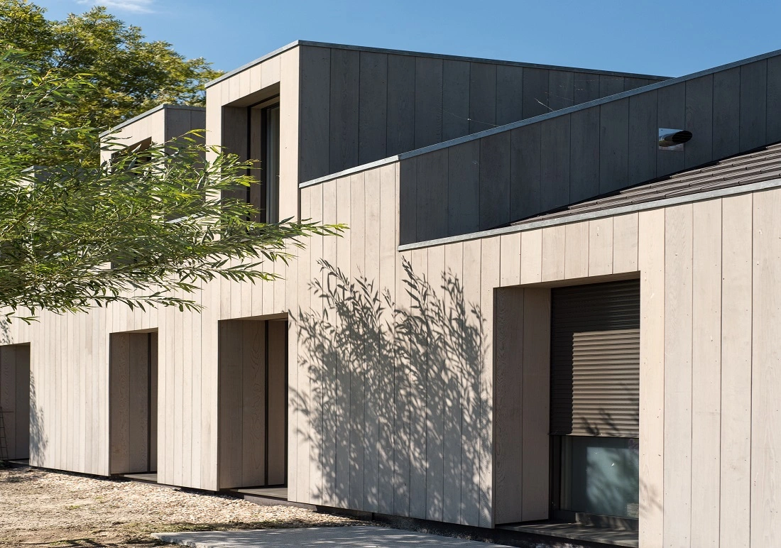 Particuliere realisatie hinderloopen Rolluiken verticale zonwering Veldman Screens (2)