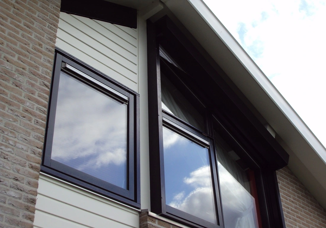 Particuliere realisatie schuin rolluik Friesland Veldman Screens