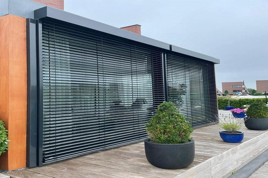 Elektrische buiten jaloezieen Veldman Screens